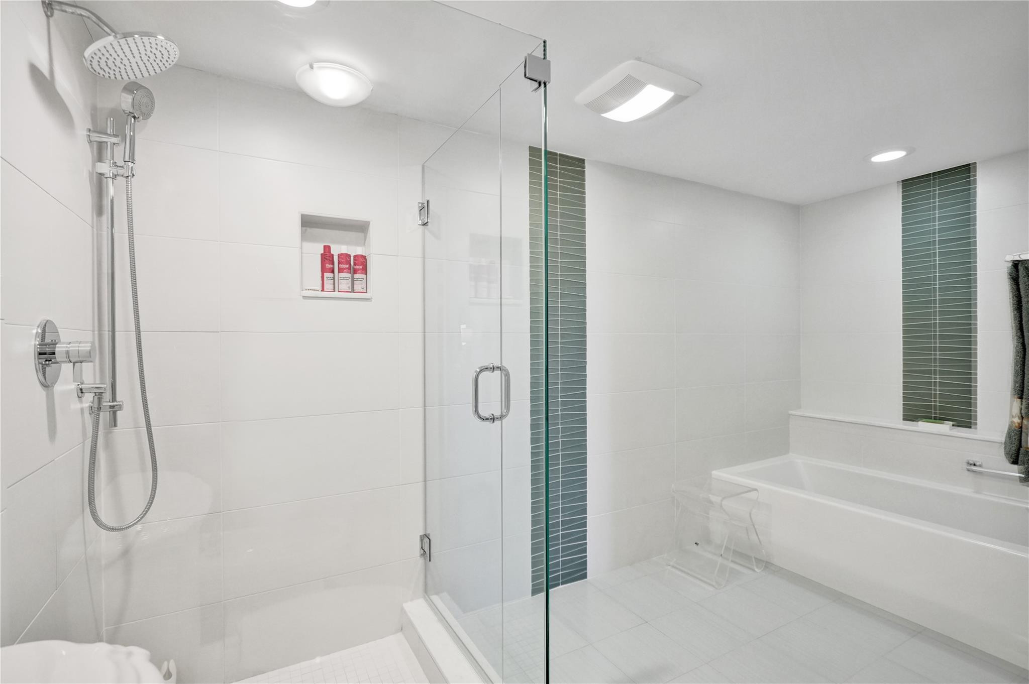 3100 NE 48th #713, Fort Lauderdale FL 33308