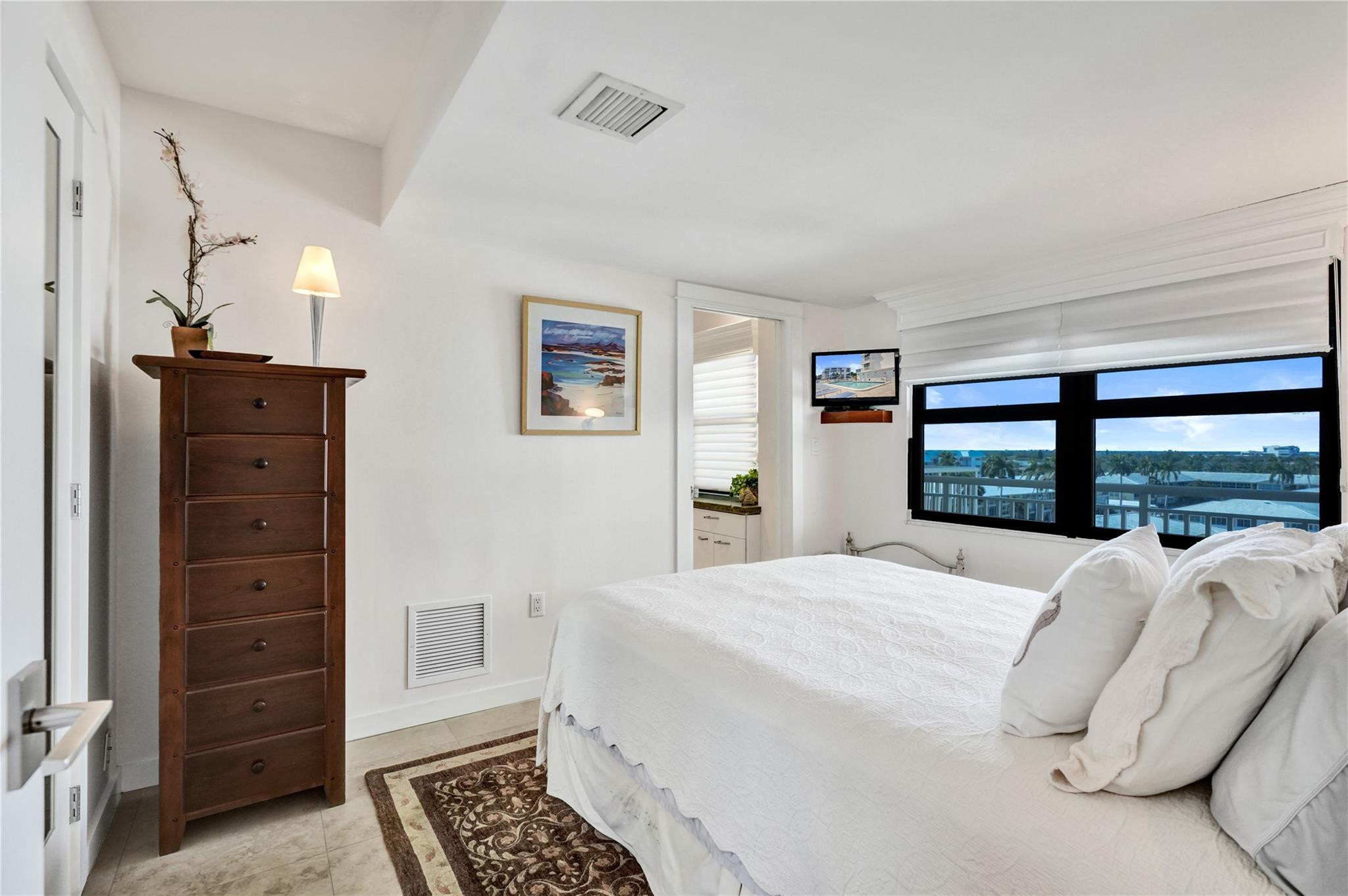 3100 NE 48th #713, Fort Lauderdale FL 33308