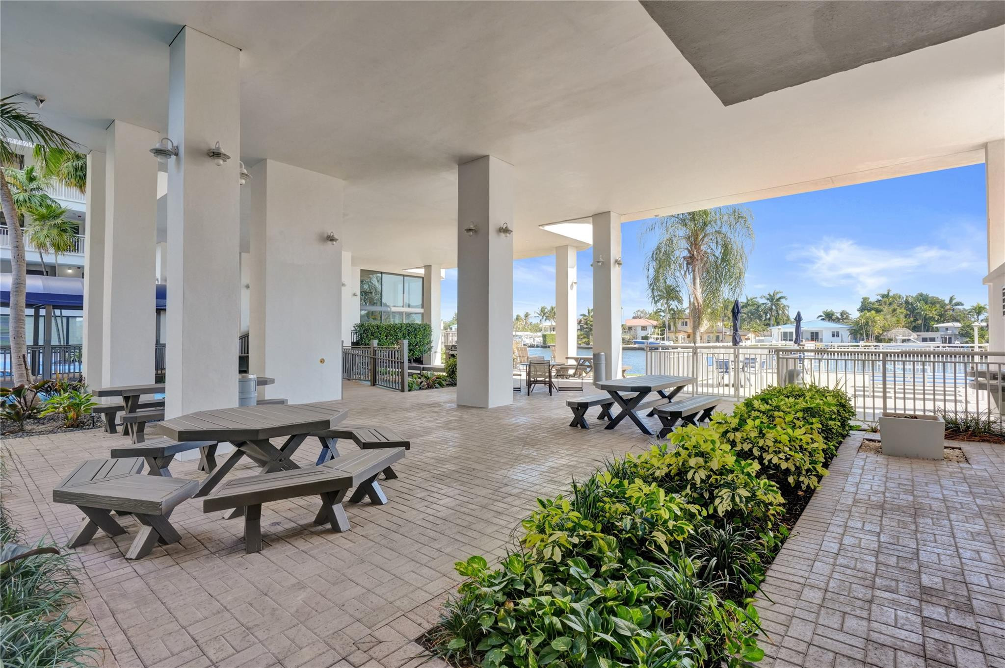 3100 NE 48th #713, Fort Lauderdale FL 33308