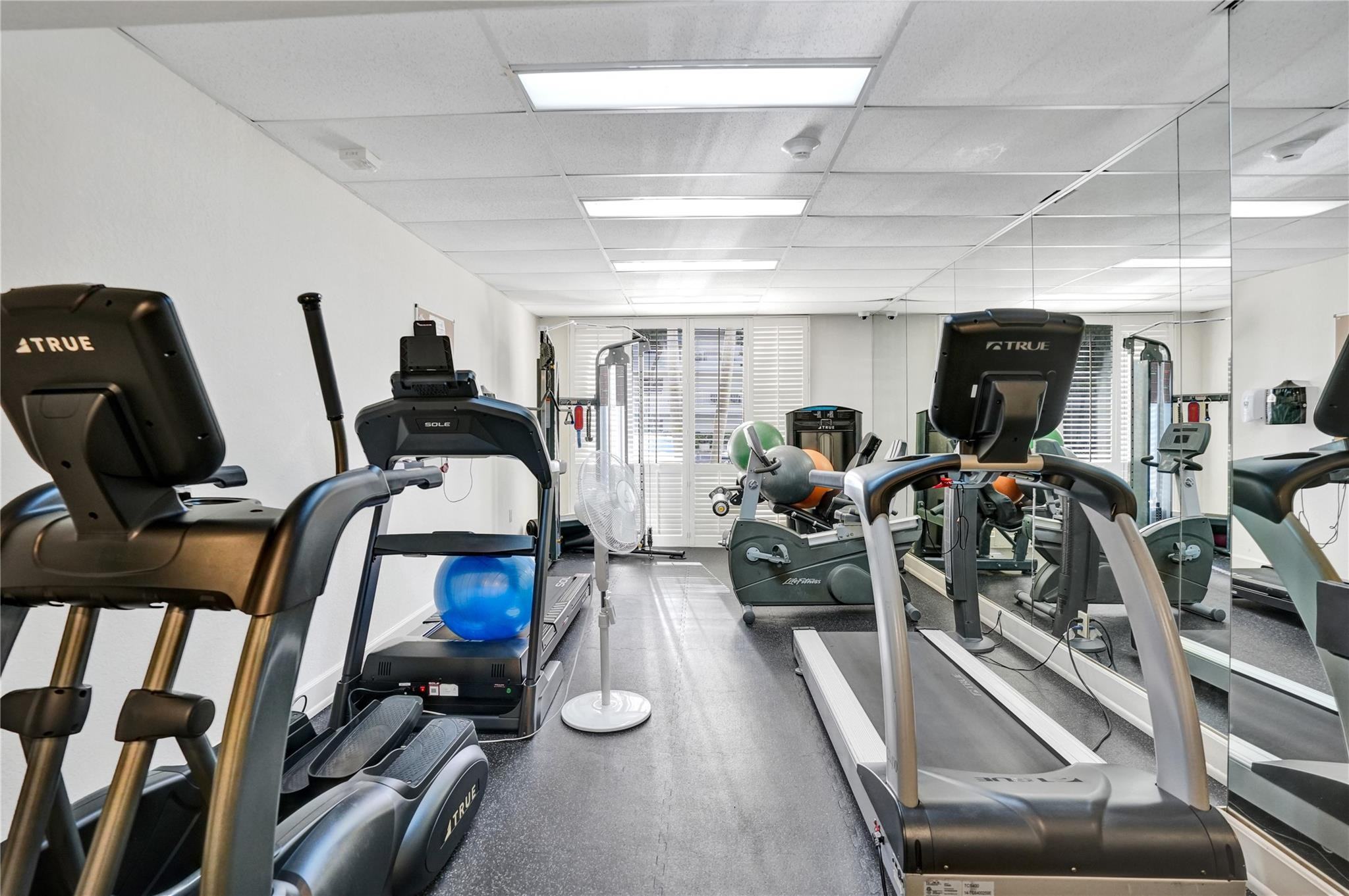3100 NE 48th #713, Fort Lauderdale FL 33308