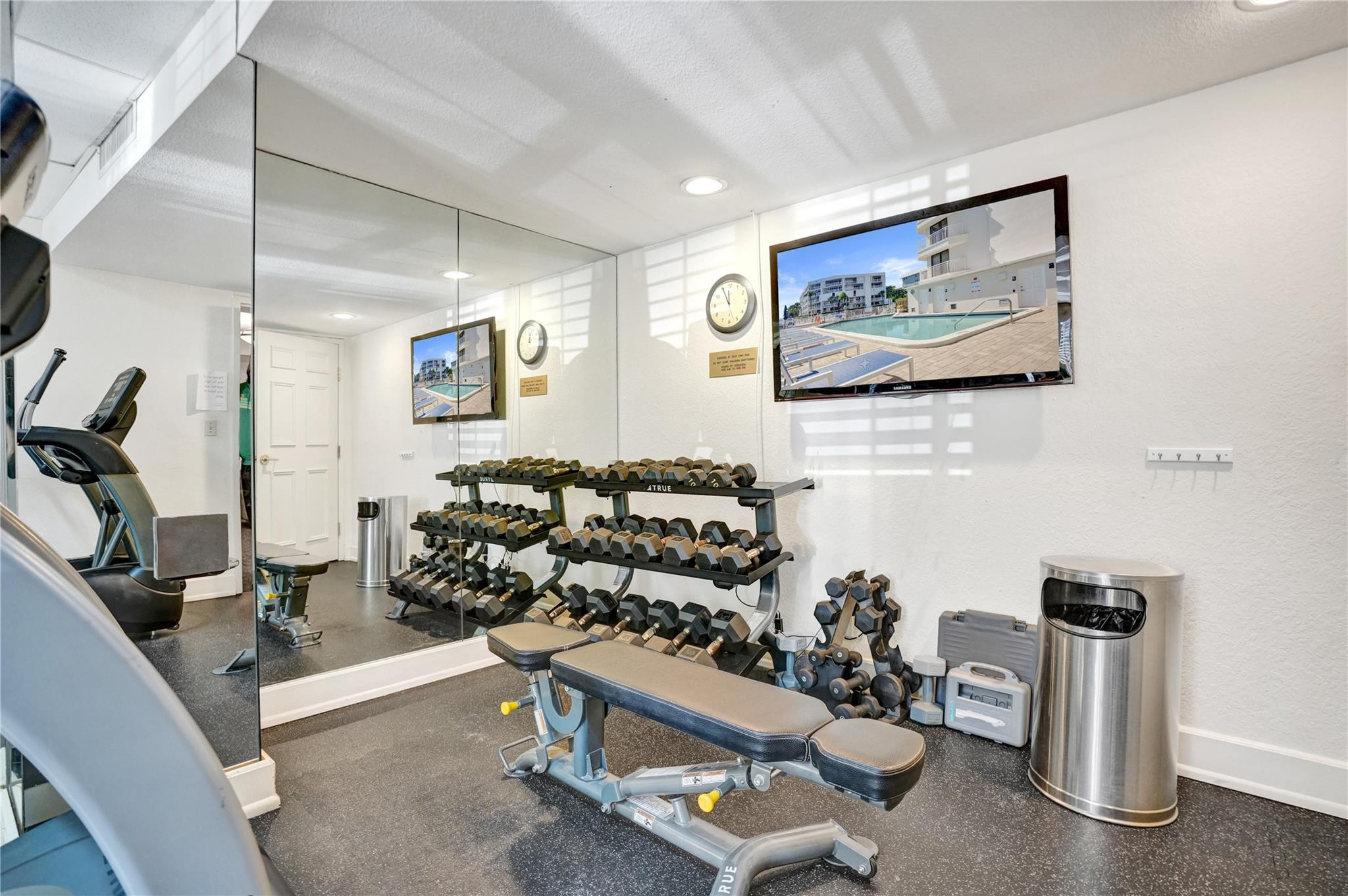 3100 NE 48th #713, Fort Lauderdale FL 33308