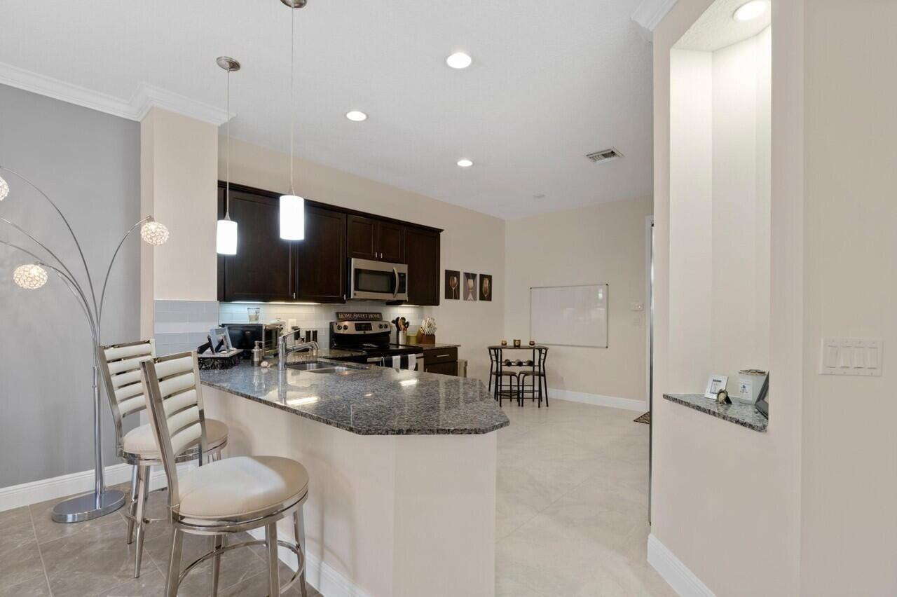 2086 Foxtail View, West Palm Beach FL 33411
