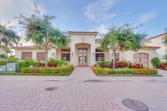 2086 Foxtail View, West Palm Beach FL 33411