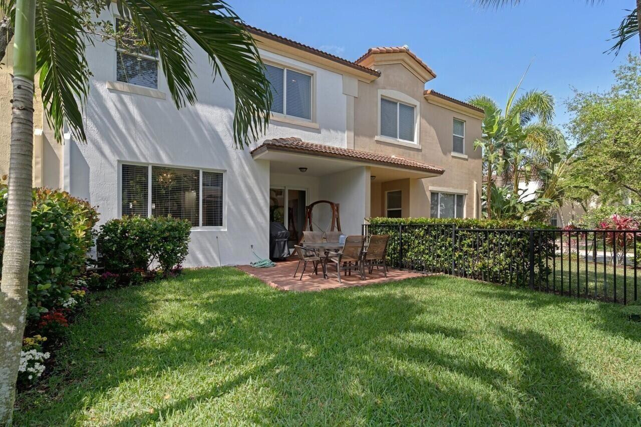 2086 Foxtail View, West Palm Beach FL 33411
