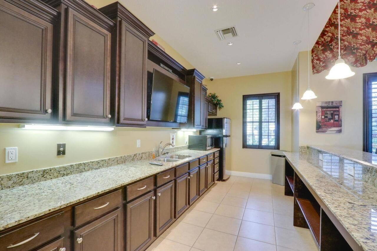 2086 Foxtail View, West Palm Beach FL 33411