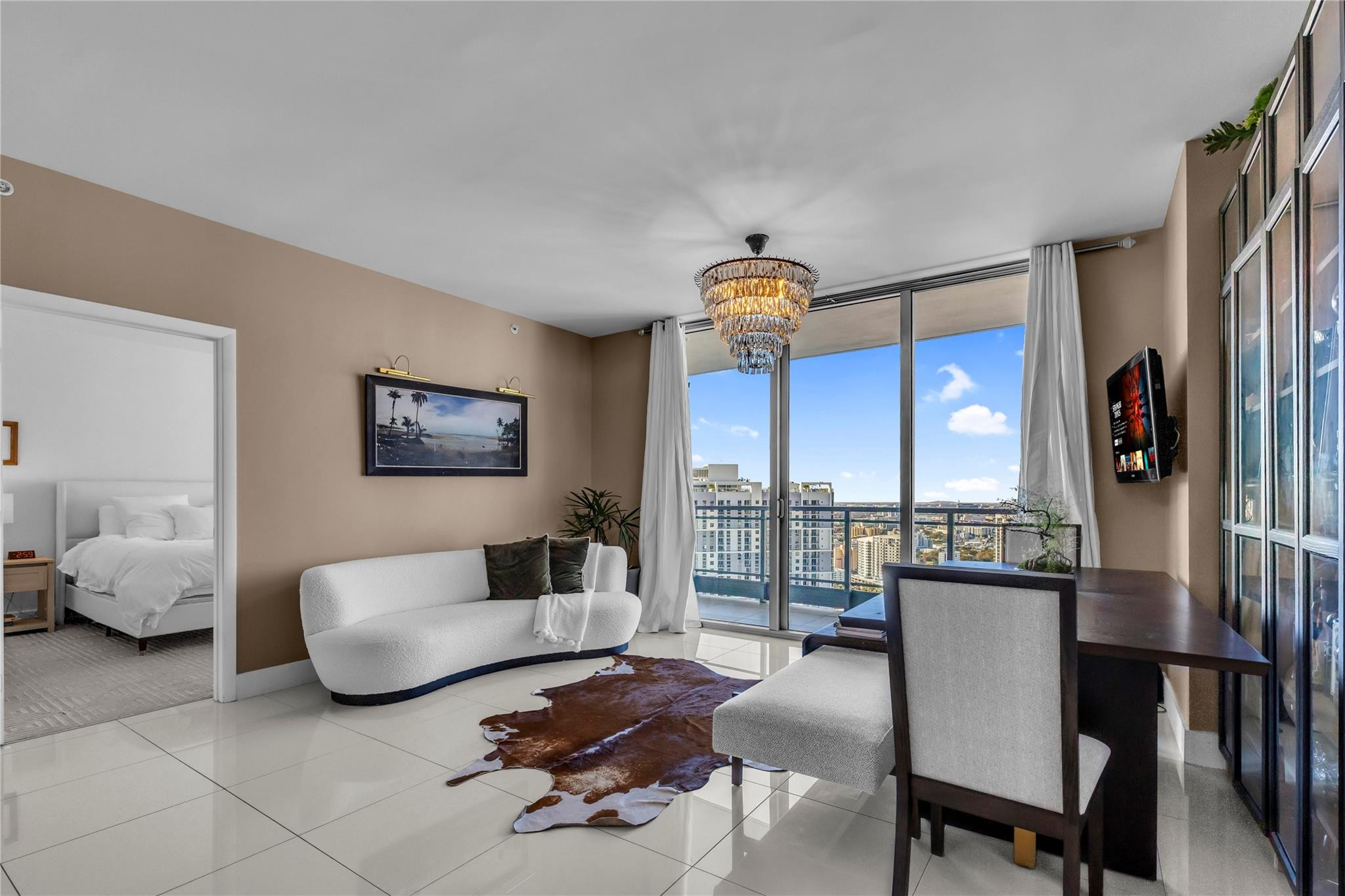 90 SW 3rd #3808, Miami FL 33130
