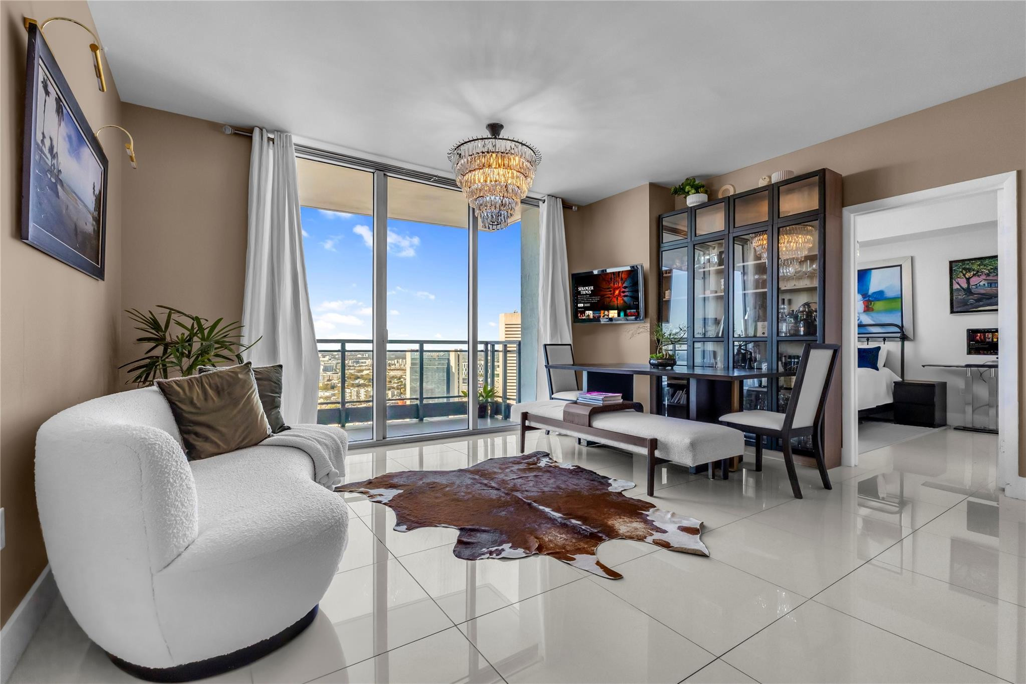 90 SW 3rd #3808, Miami FL 33130