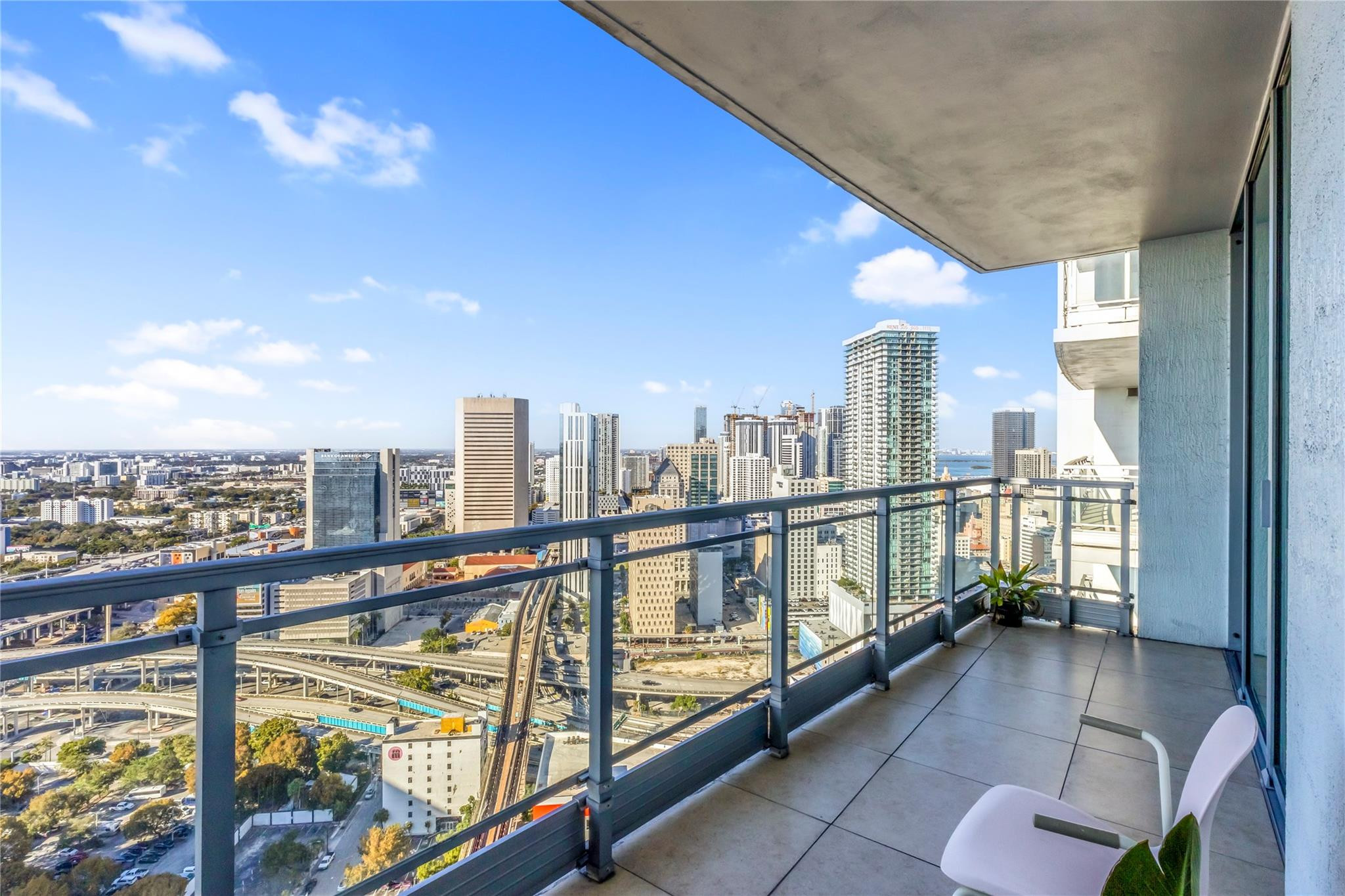 90 SW 3rd #3808, Miami FL 33130