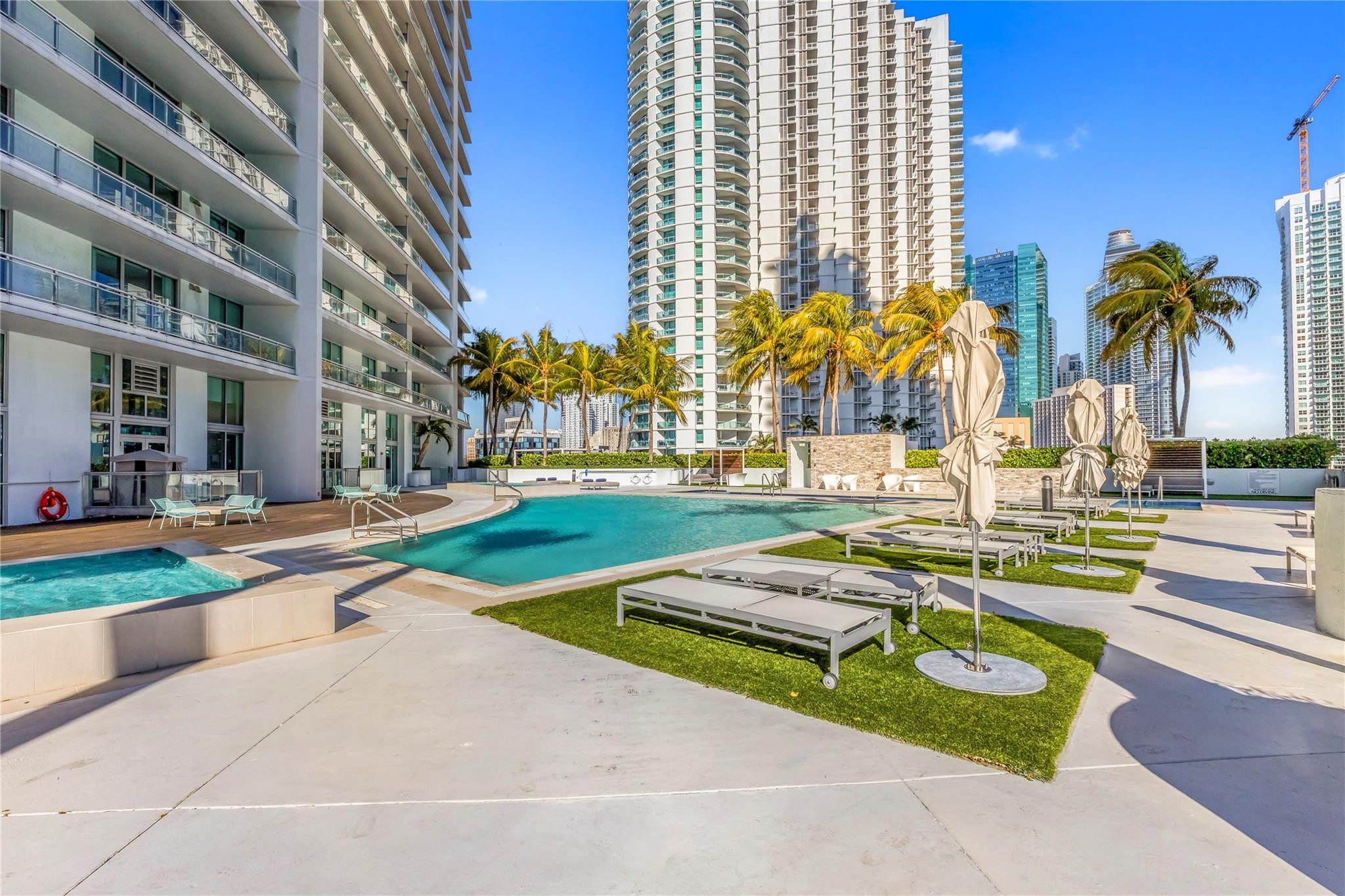 90 SW 3rd #3808, Miami FL 33130