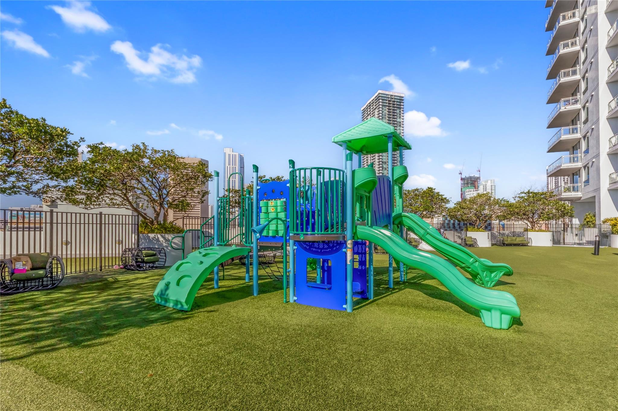 90 SW 3rd #3808, Miami FL 33130