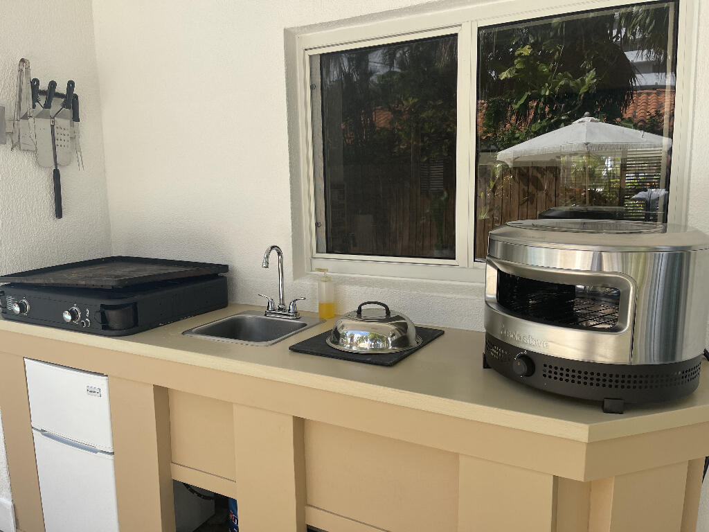 2200 NE 32nd, Fort Lauderdale FL 33305