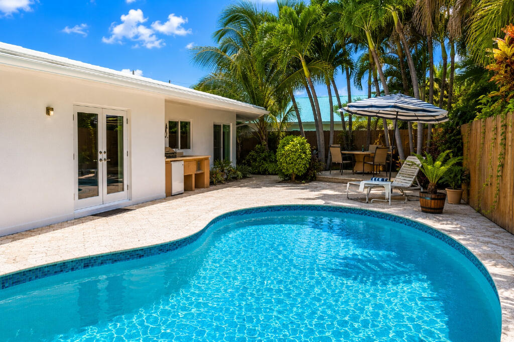 2200 NE 32nd, Fort Lauderdale FL 33305