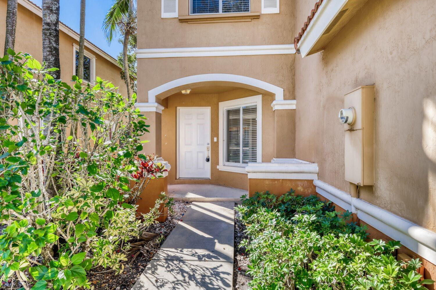 6108 Whalton, West Palm Beach FL 33411