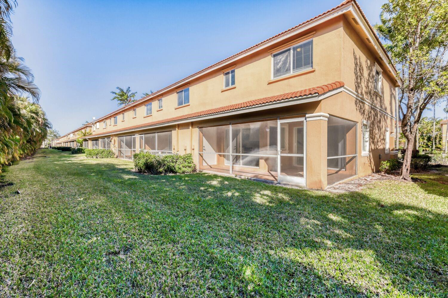 6108 Whalton, West Palm Beach FL 33411