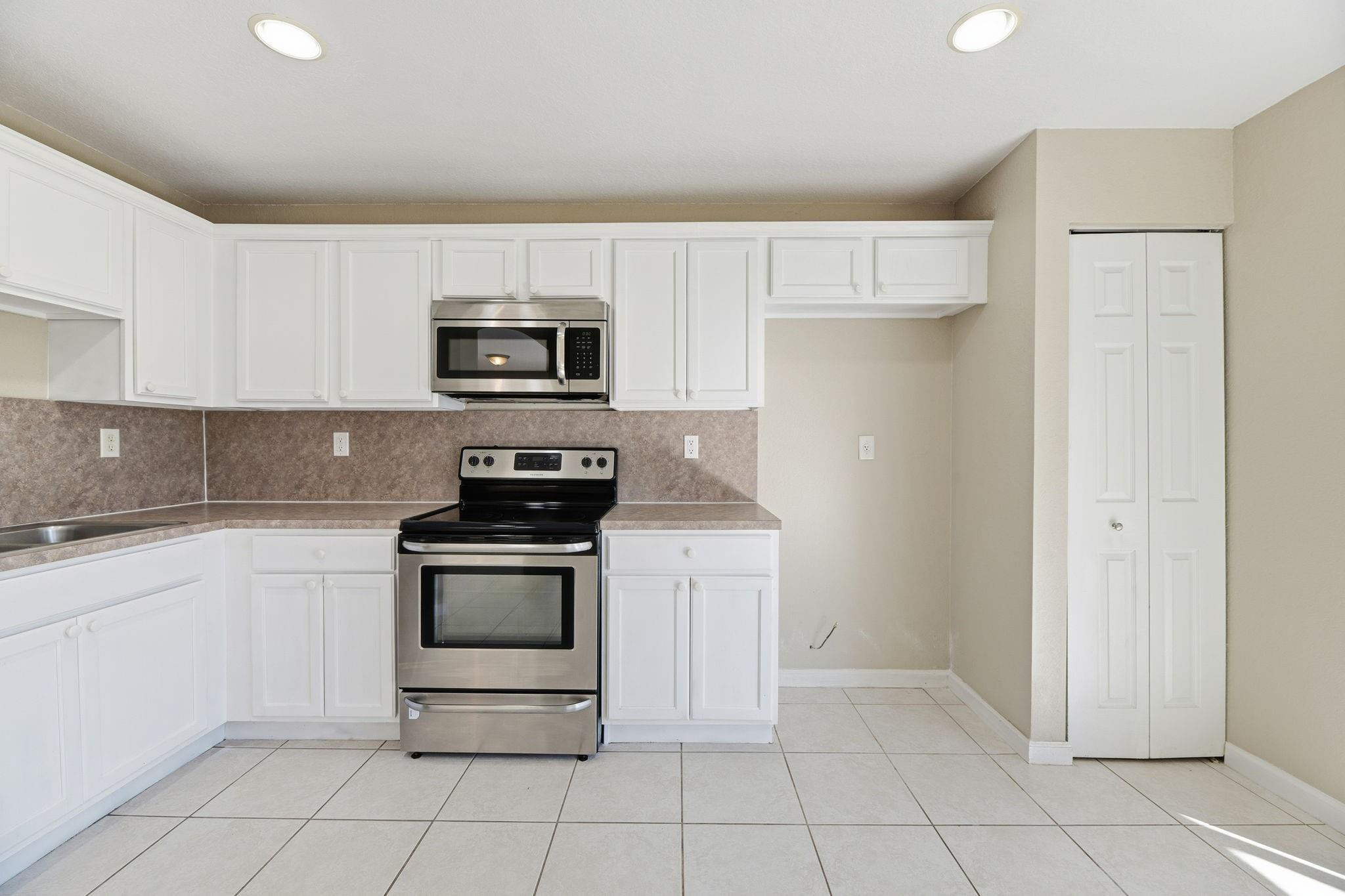3064 Waddell, West Palm Beach FL 33411