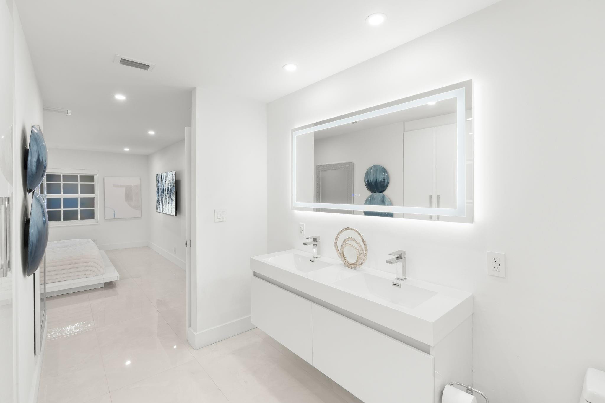 6395 Bay Club #2, Fort Lauderdale FL 33308