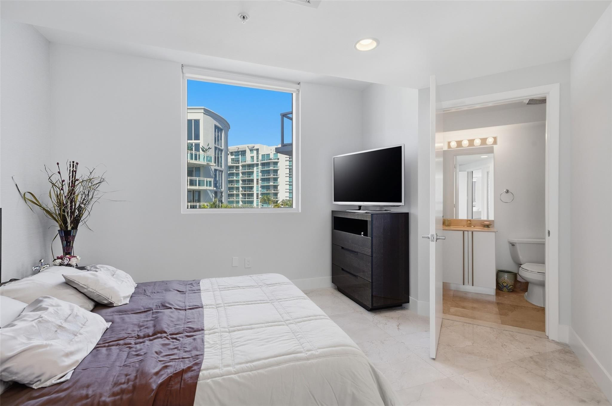 3030 NE 188th #408, Aventura FL 33180