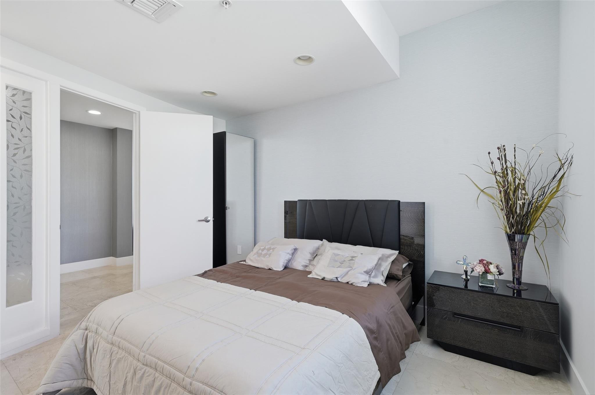 3030 NE 188th #408, Aventura FL 33180