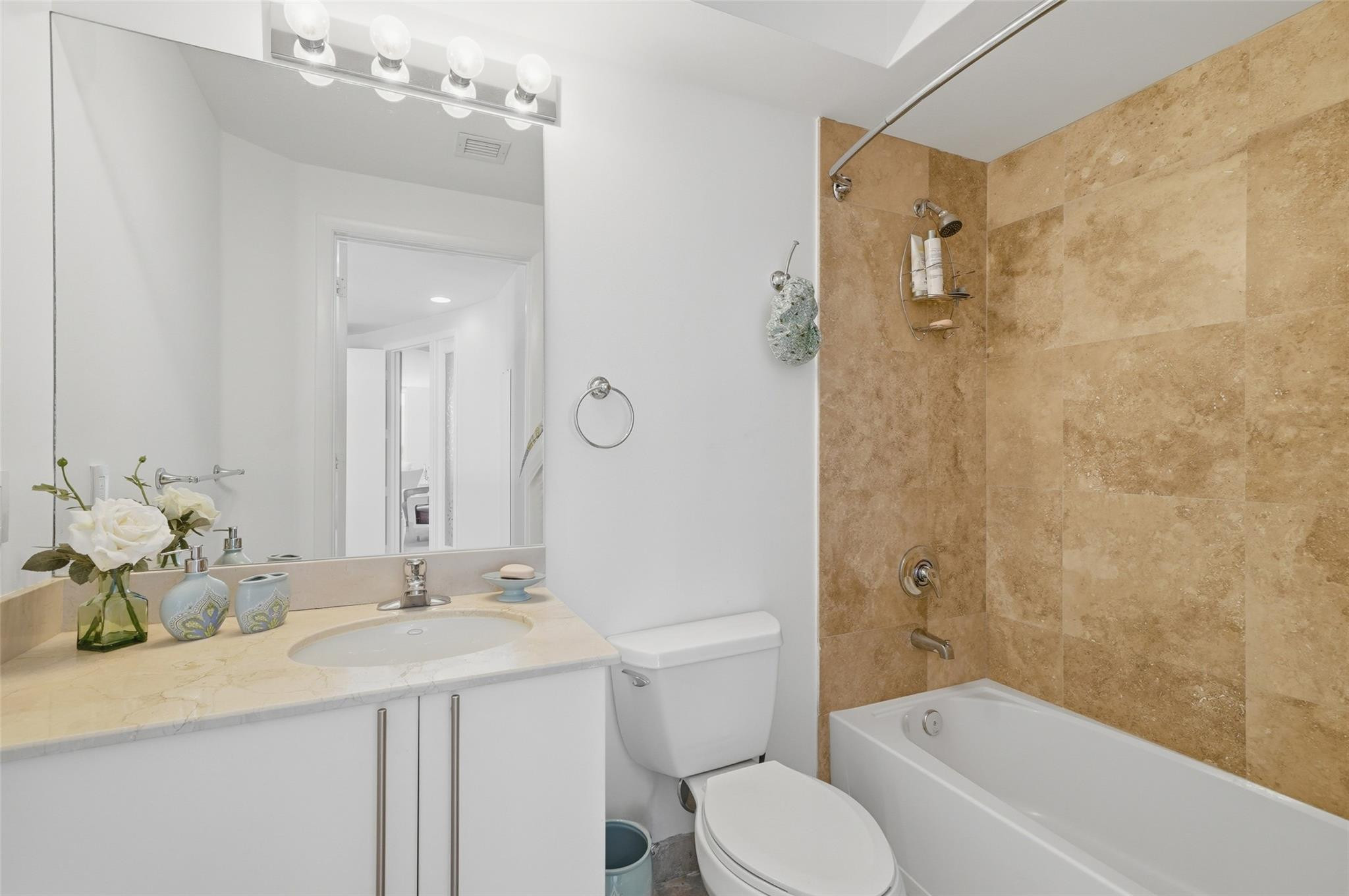 3030 NE 188th #408, Aventura FL 33180