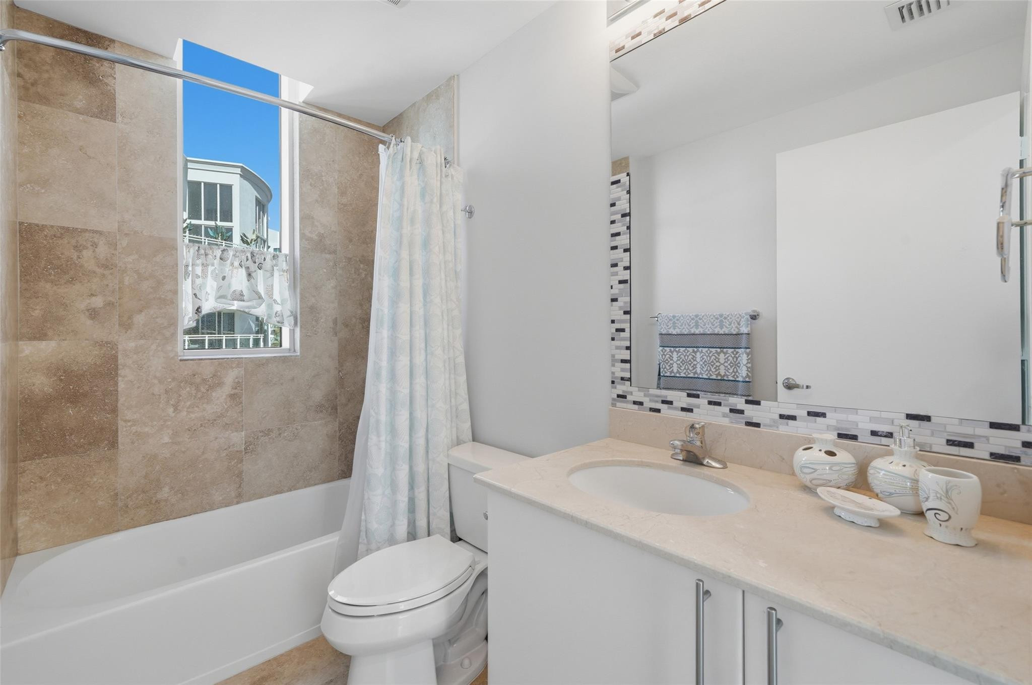 3030 NE 188th #408, Aventura FL 33180