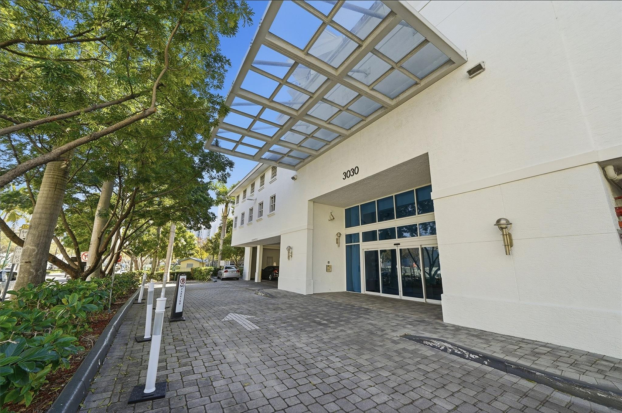 3030 NE 188th #408, Aventura FL 33180