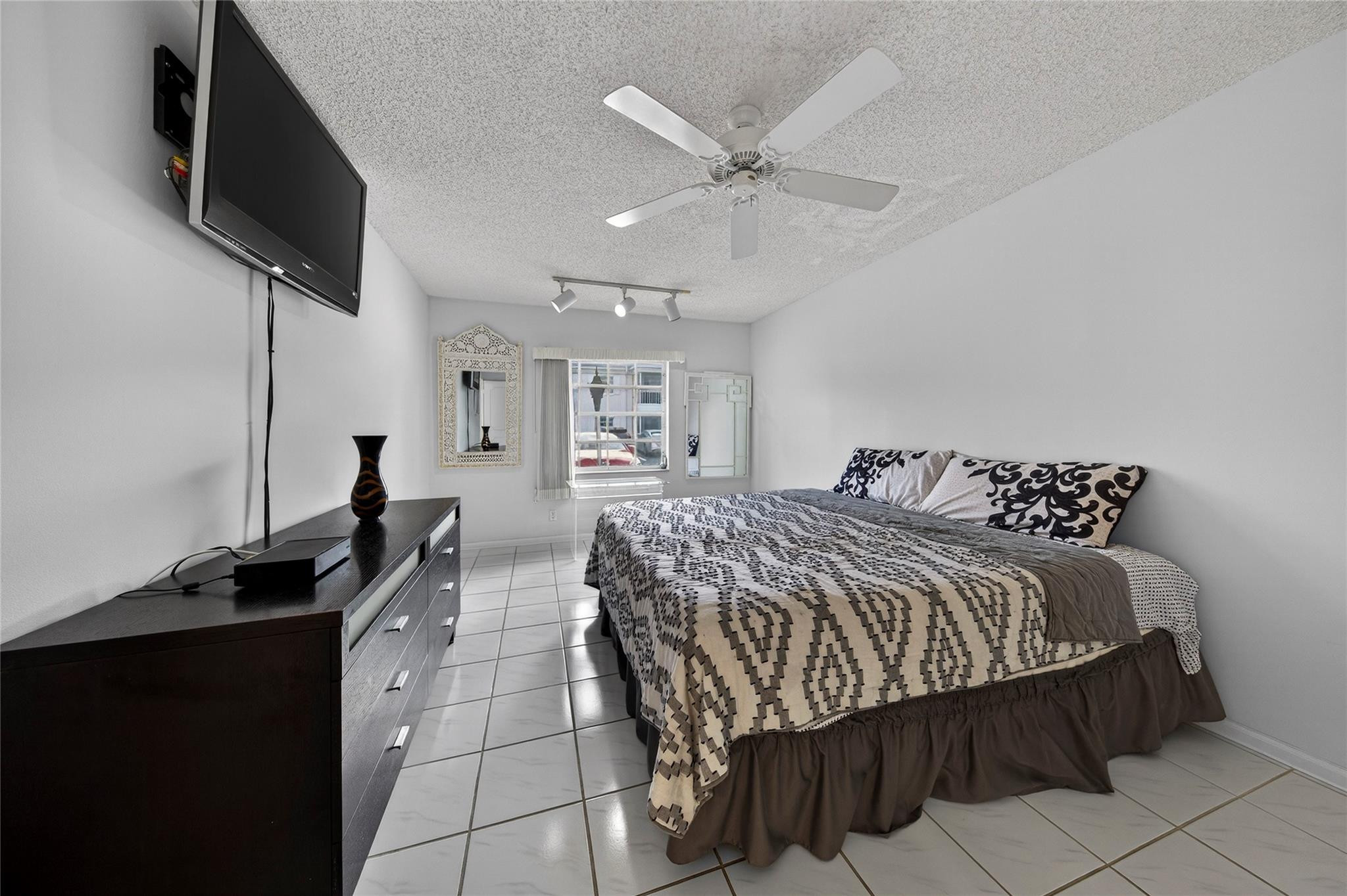 6253 Bay Club #1, Fort Lauderdale FL 33308