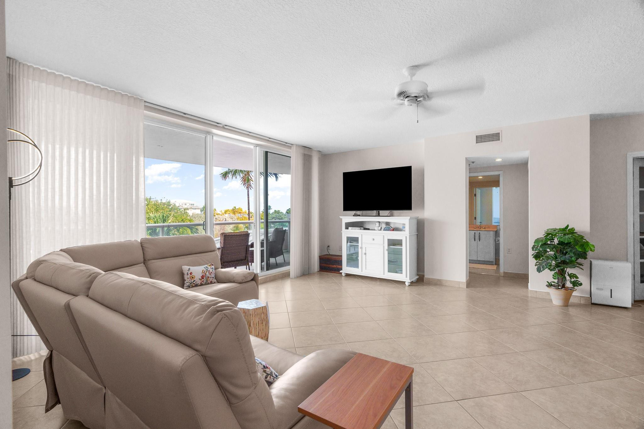2051 SE 3rd #307, Deerfield Beach FL 33441