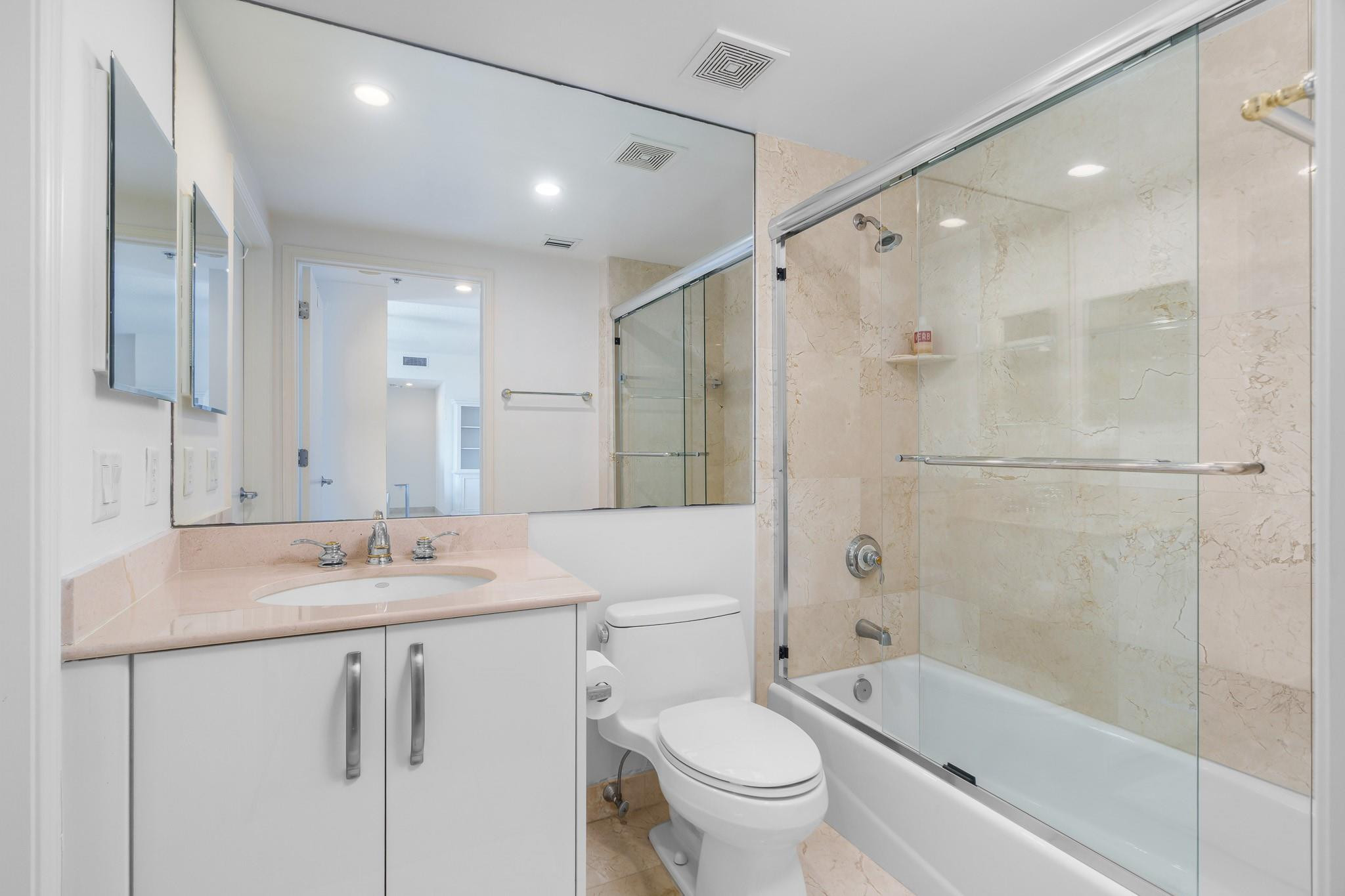 2051 SE 3rd #307, Deerfield Beach FL 33441