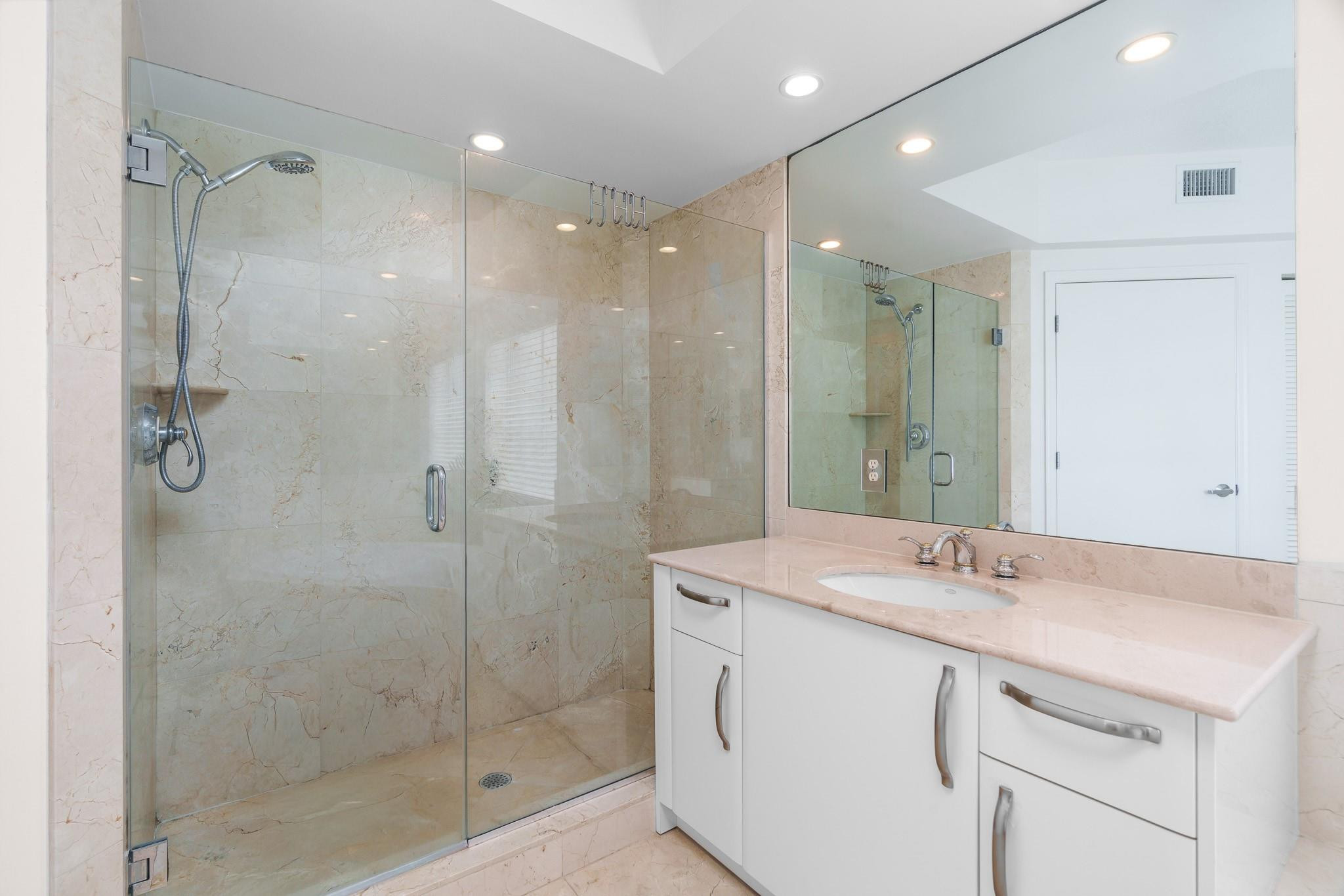 2051 SE 3rd #307, Deerfield Beach FL 33441