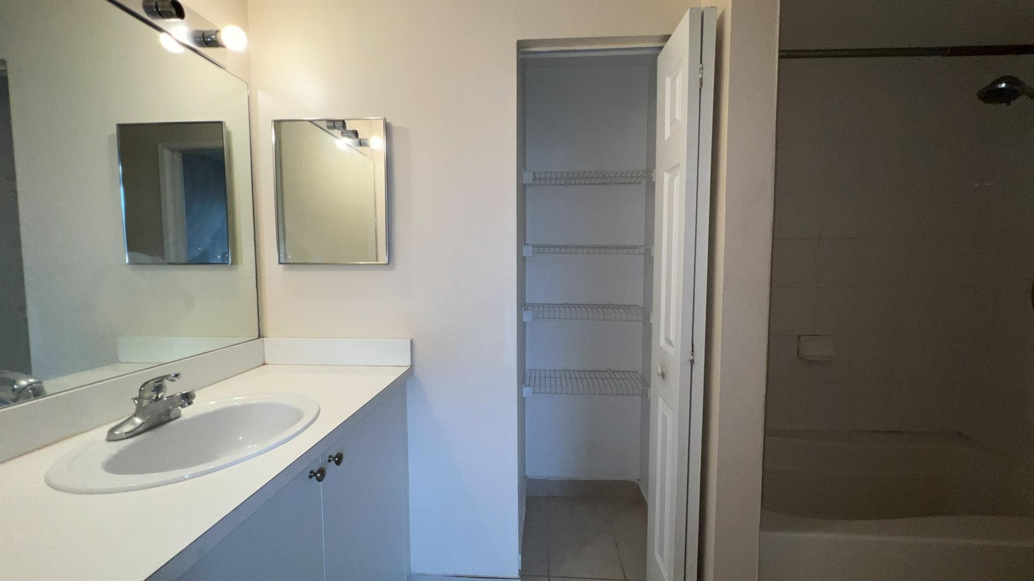 7950 N Nob Hill #203, Tamarac FL 33321