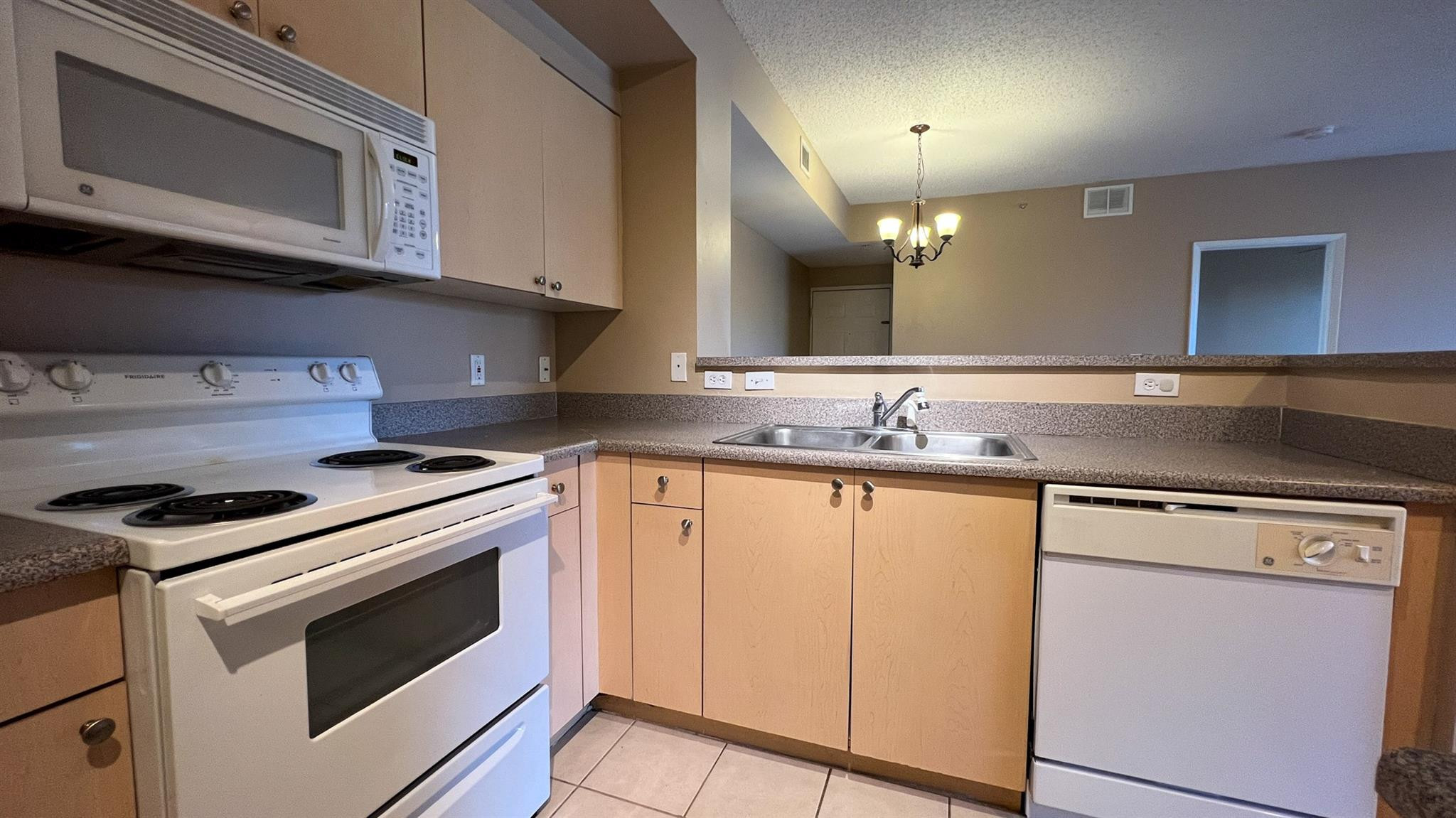 7950 N Nob Hill #203, Tamarac FL 33321
