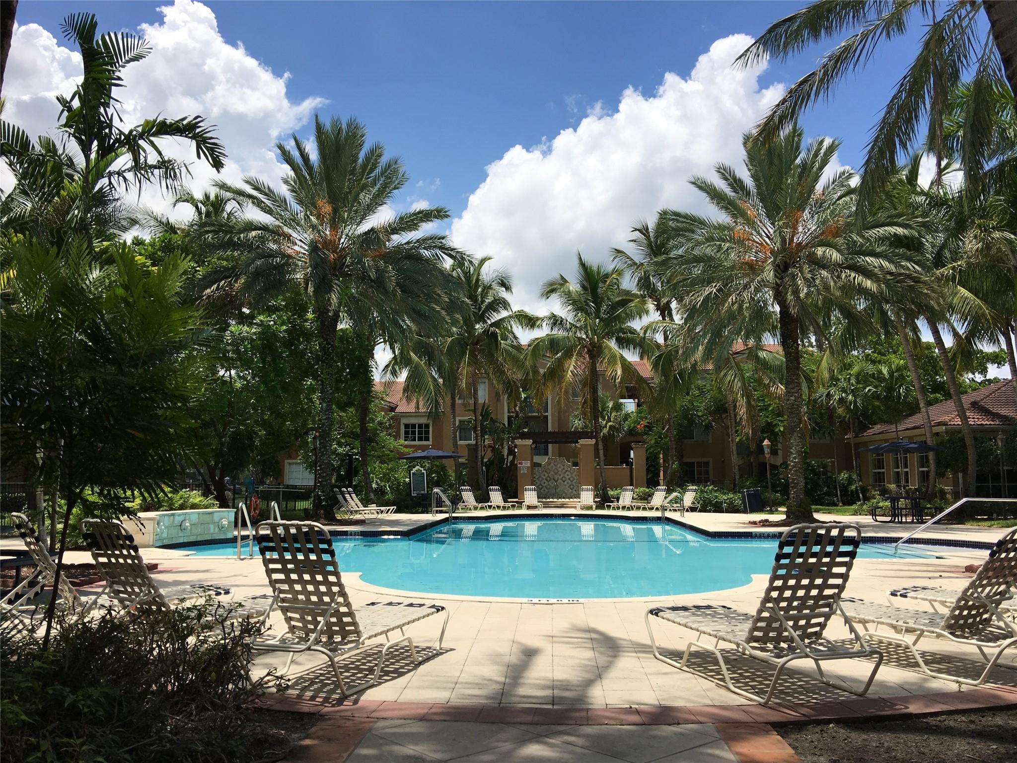 7950 N Nob Hill #203, Tamarac FL 33321