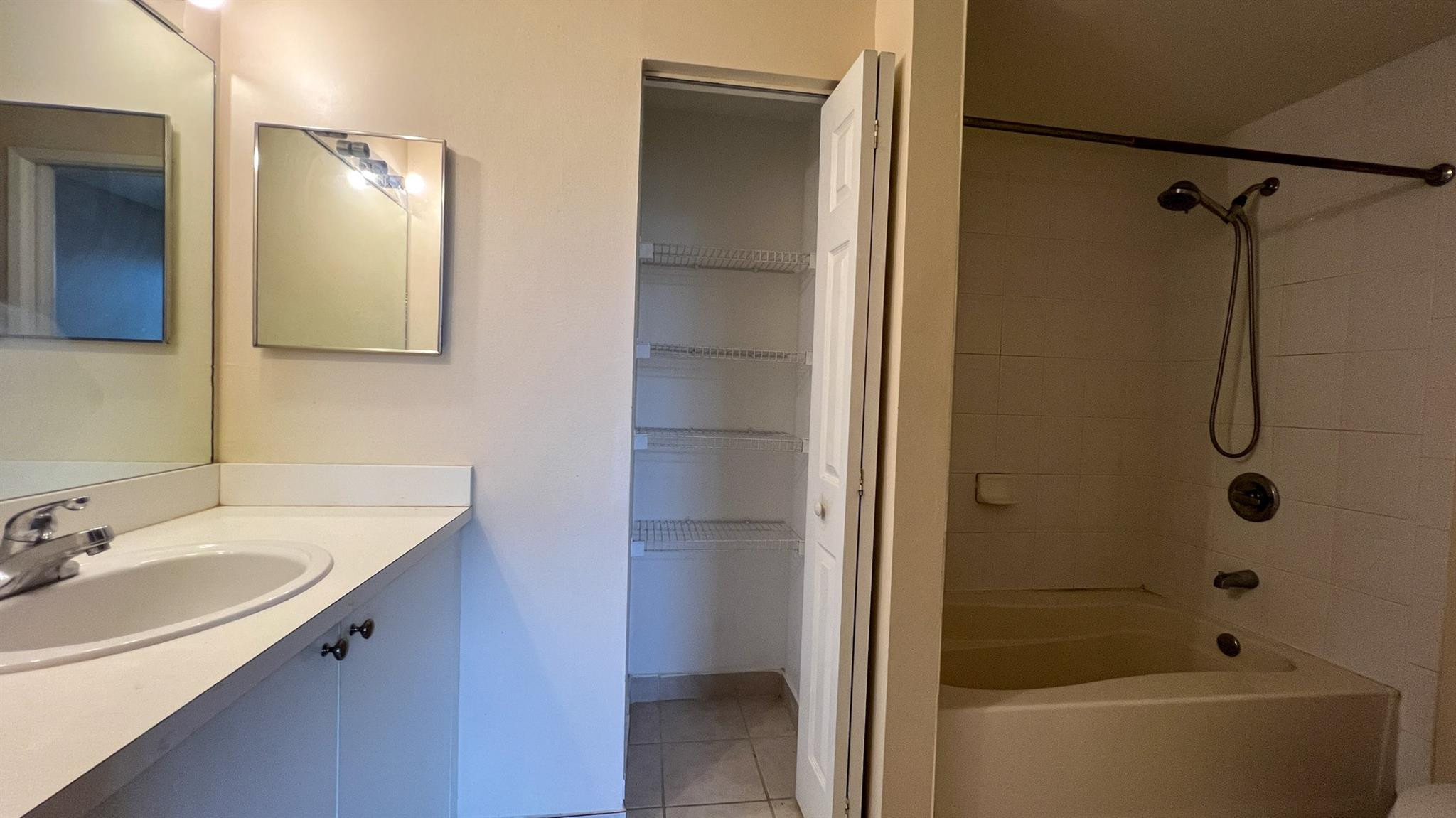 7950 N Nob Hill #203, Tamarac FL 33321