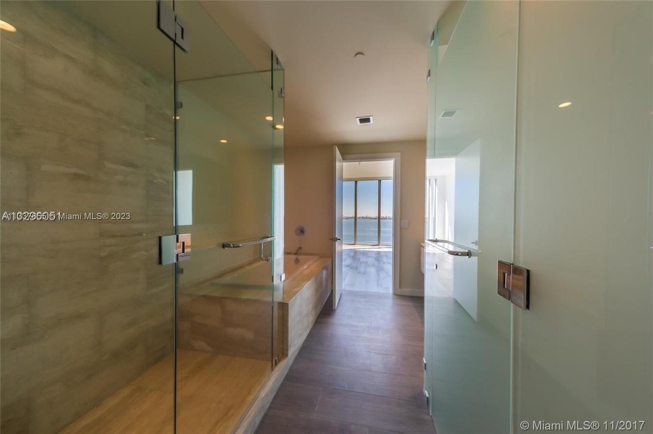 2900 NE 7th #1503, Miami FL 33137