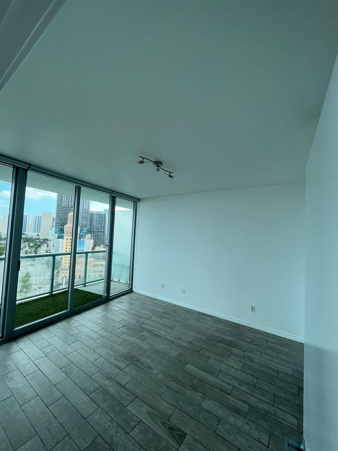 888 Biscayne #1807, Miami FL 33132