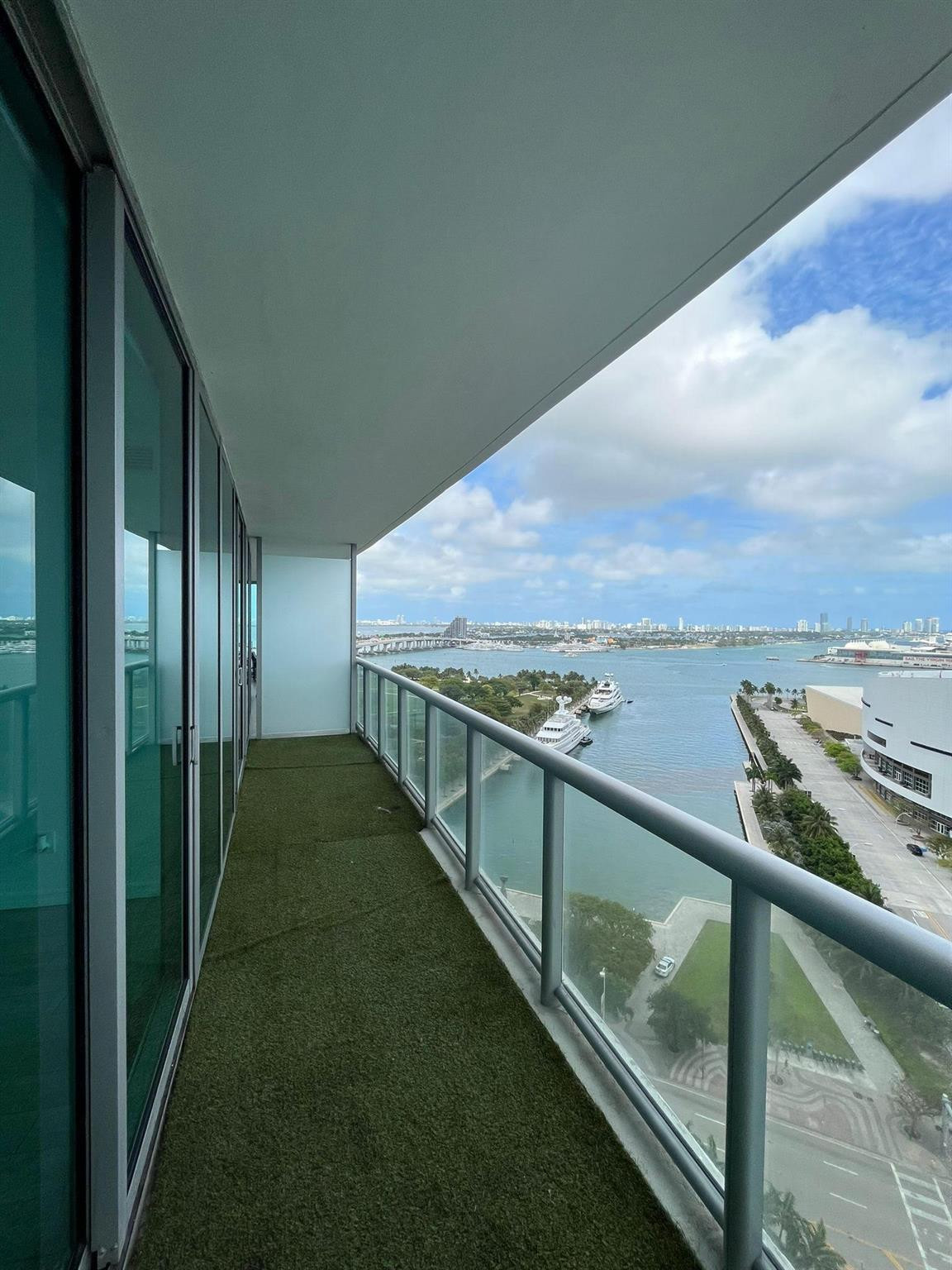 888 Biscayne #1807, Miami FL 33132