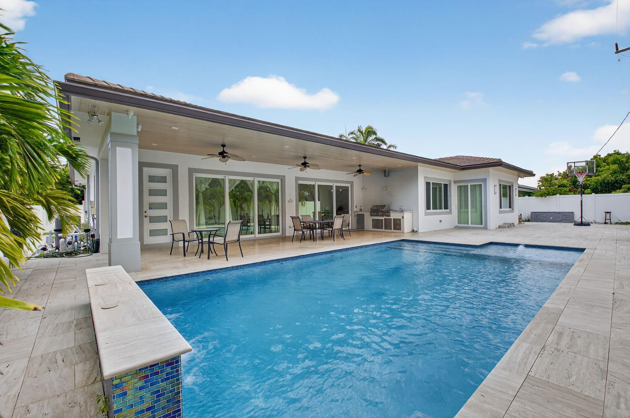 711 NE 6th, Boca Raton FL 33432