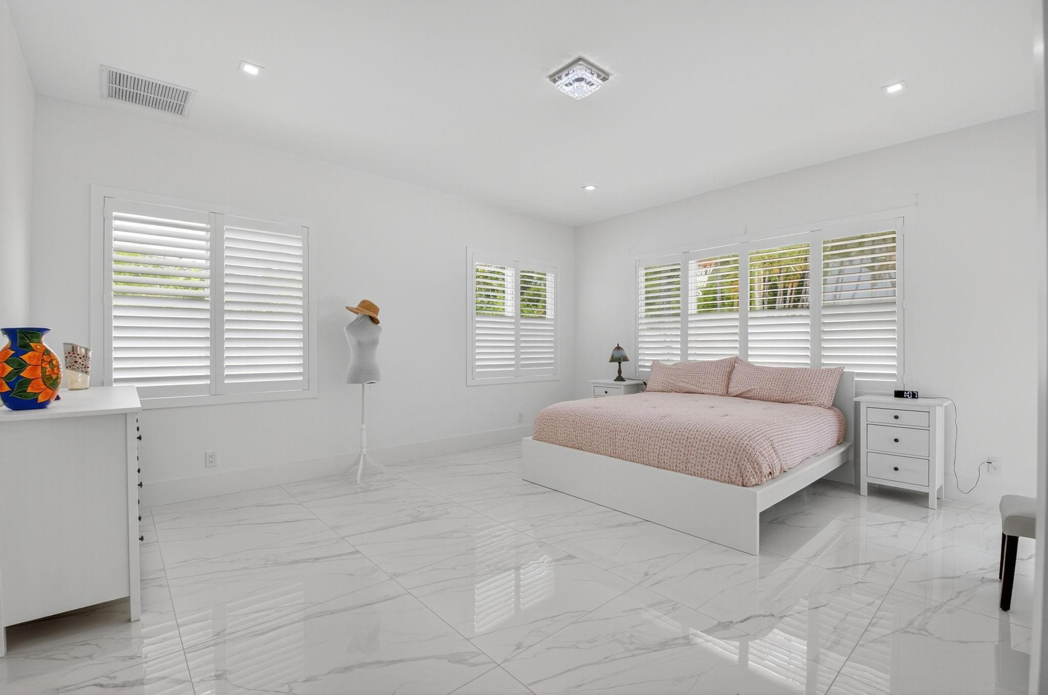 711 NE 6th, Boca Raton FL 33432