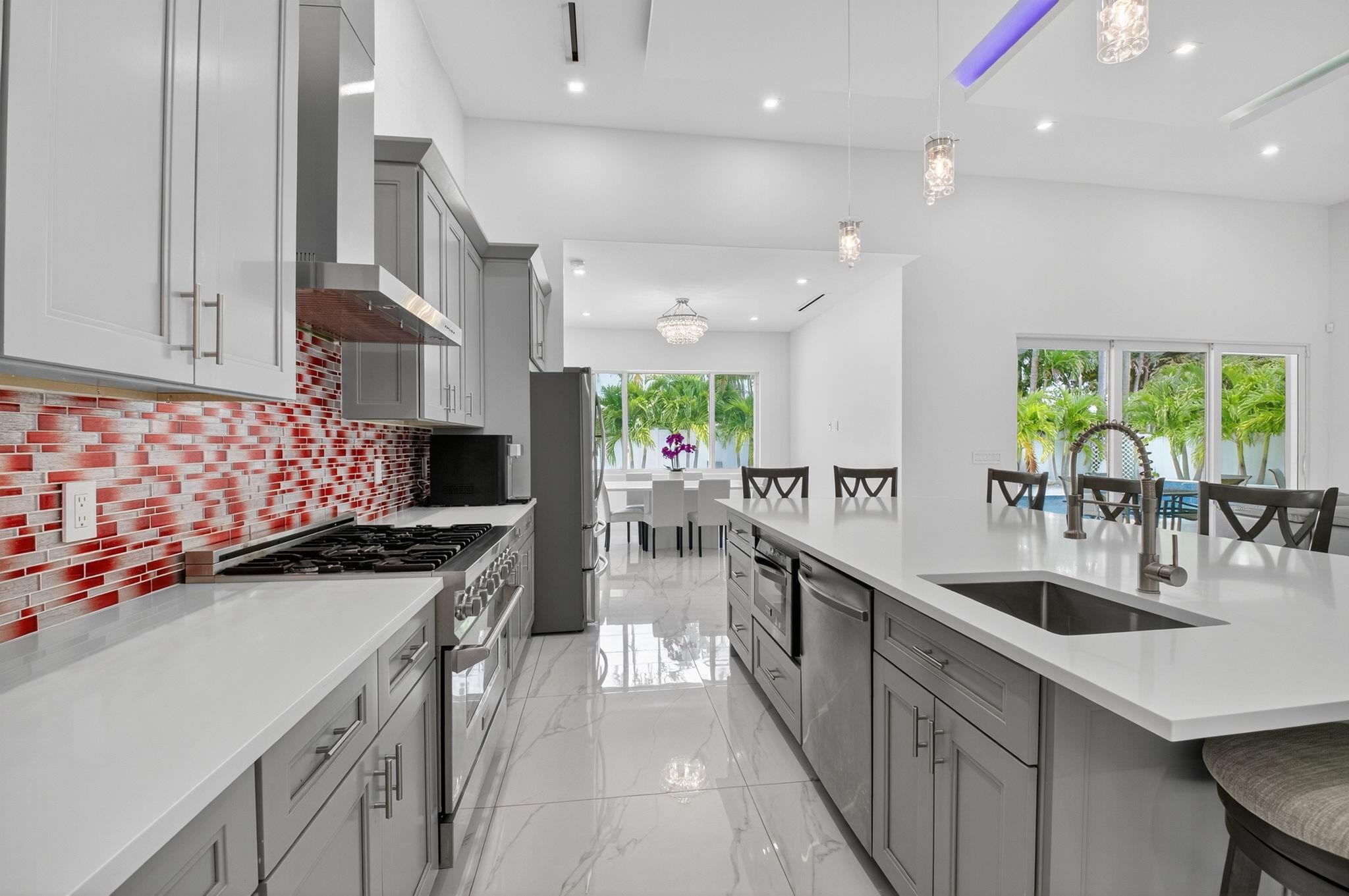 711 NE 6th, Boca Raton FL 33432