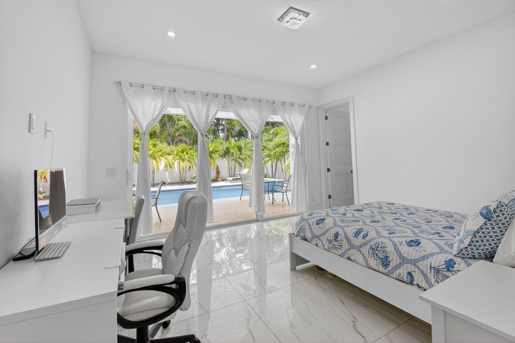 711 NE 6th, Boca Raton FL 33432