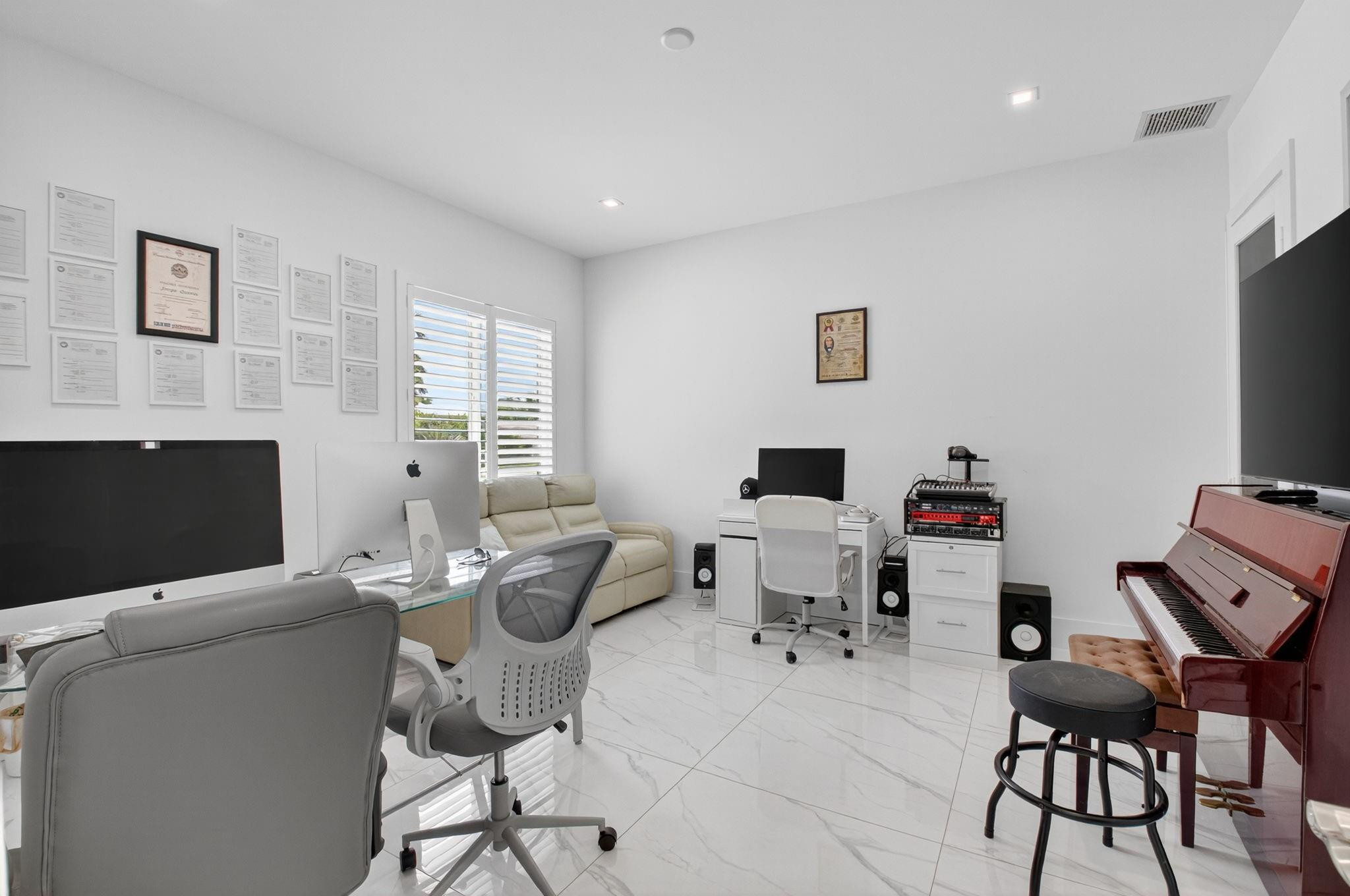 711 NE 6th, Boca Raton FL 33432