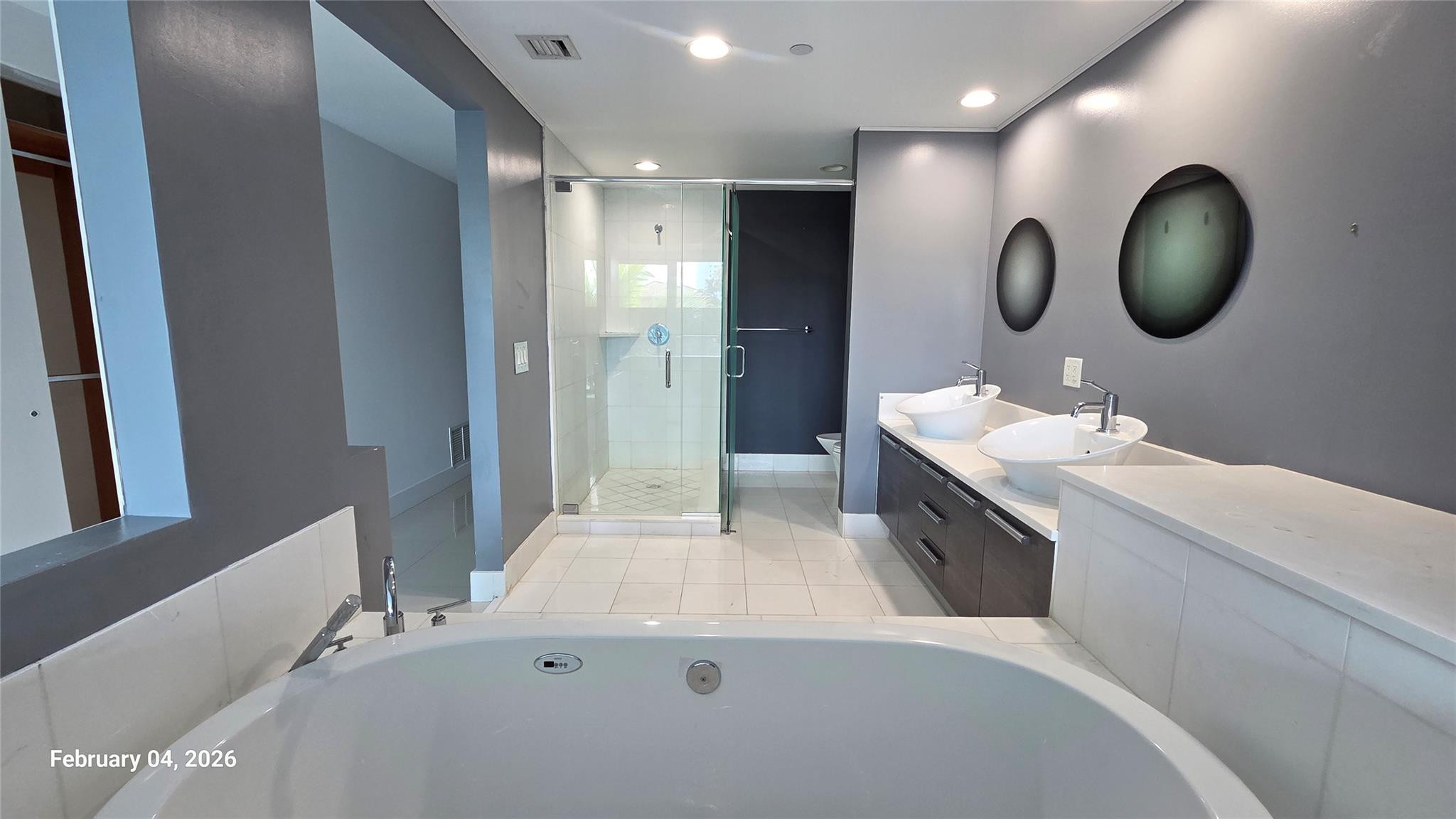 2950 NE 188th #110, Aventura FL 33180