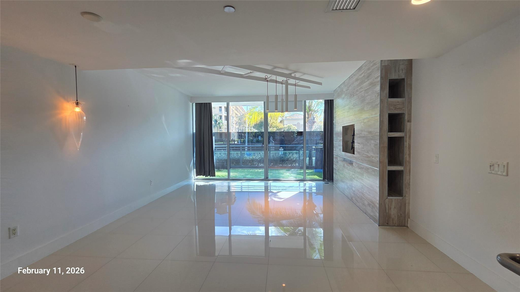2950 NE 188th #110, Aventura FL 33180