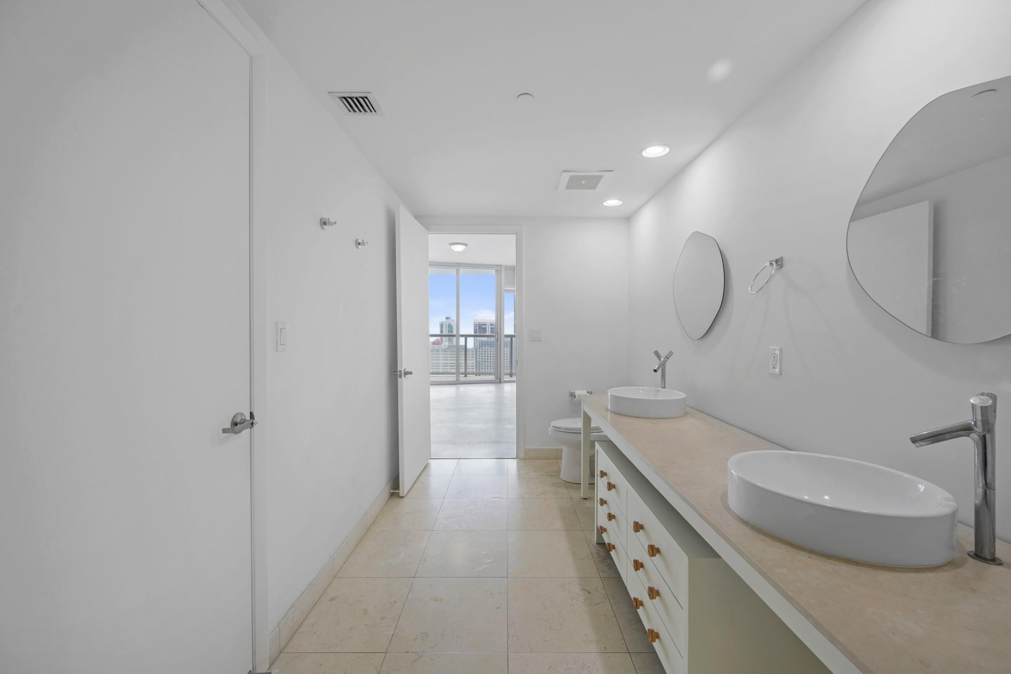 495 Brickell #4407, Miami FL 33131