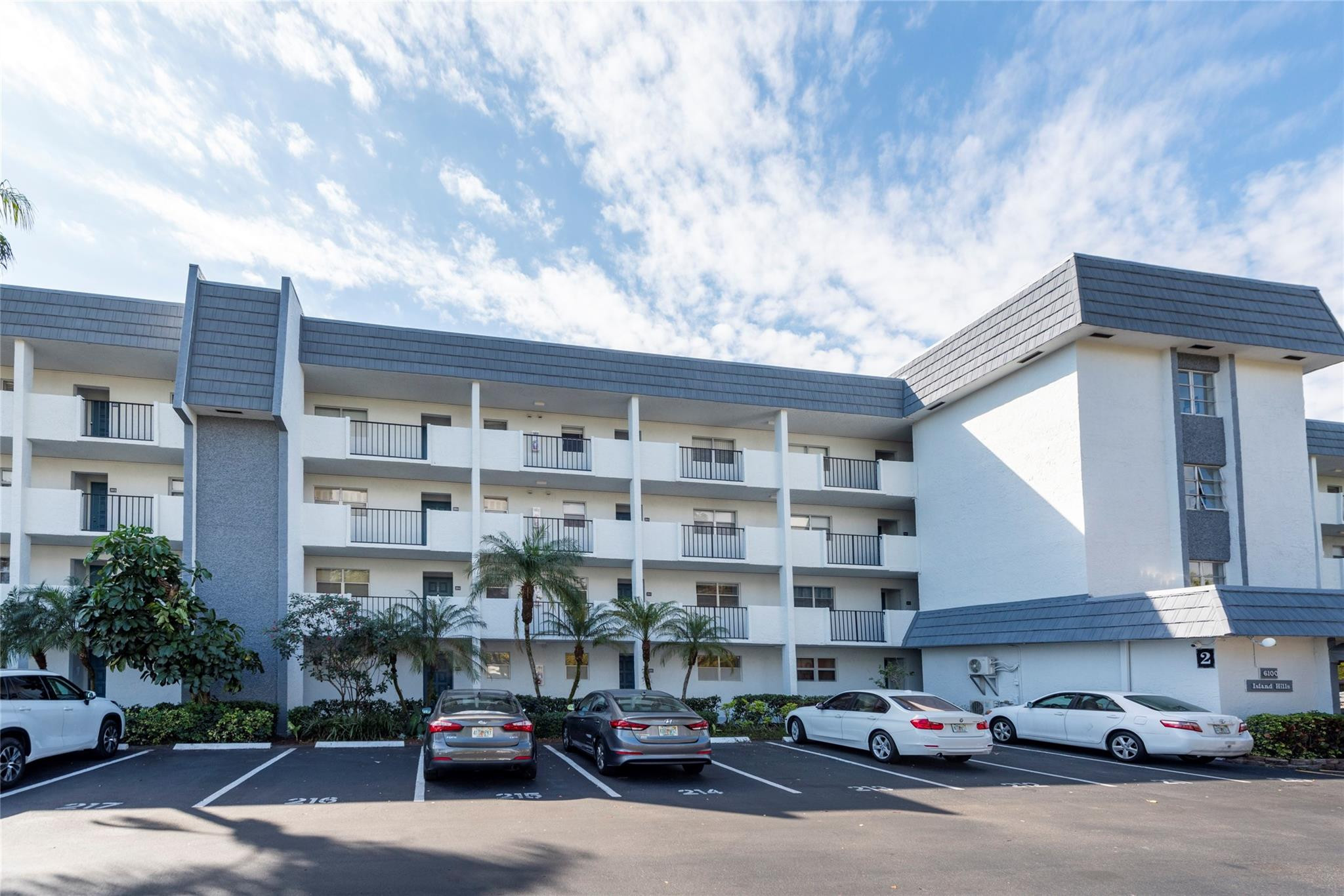 6100 NW 44th #302, Lauderhill FL 33319