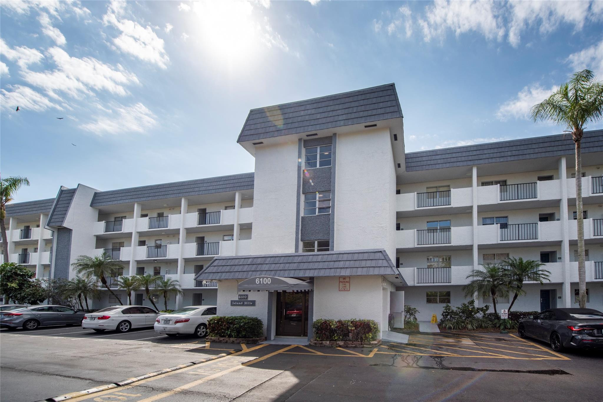 6100 NW 44th #302, Lauderhill FL 33319
