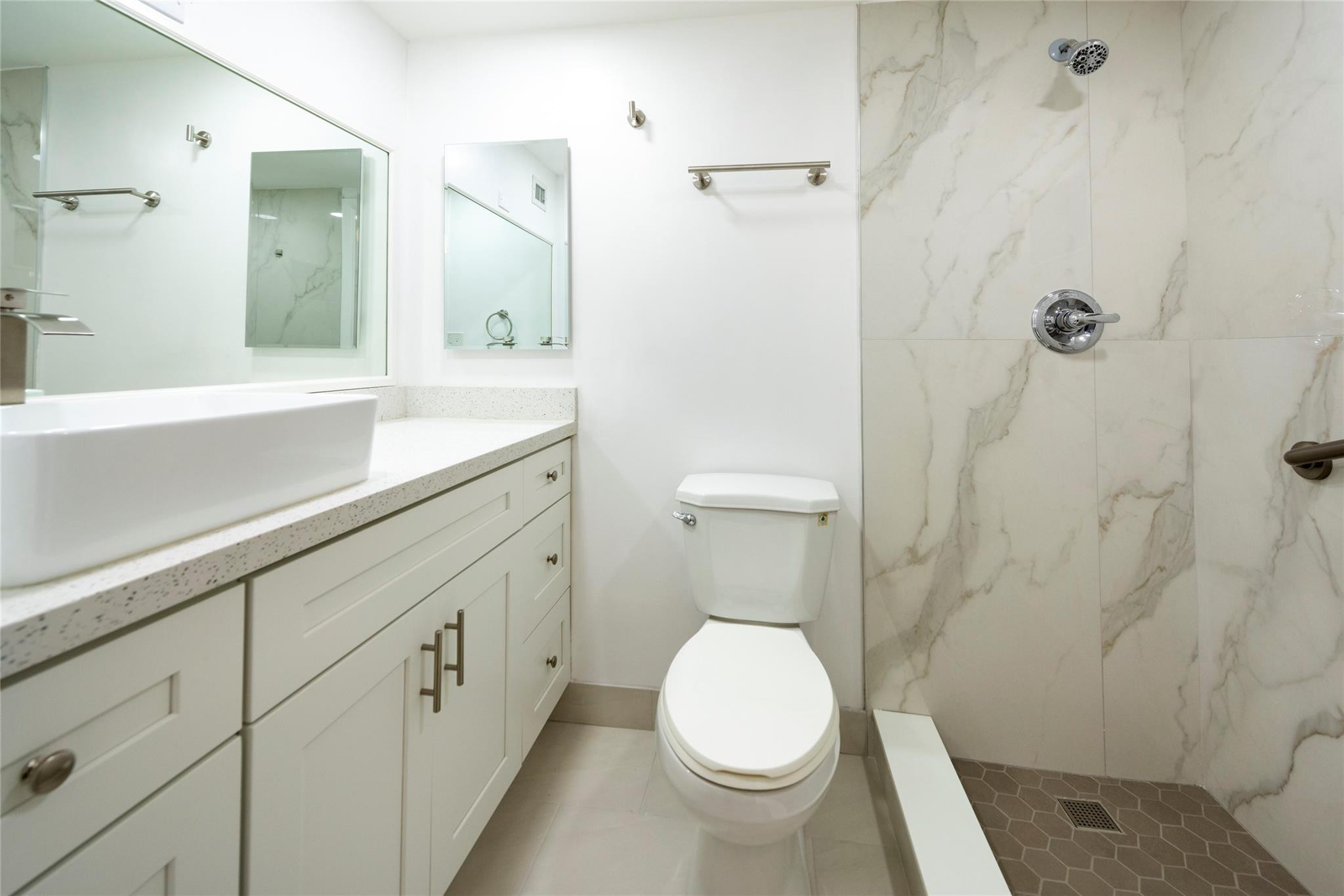 6100 NW 44th #302, Lauderhill FL 33319