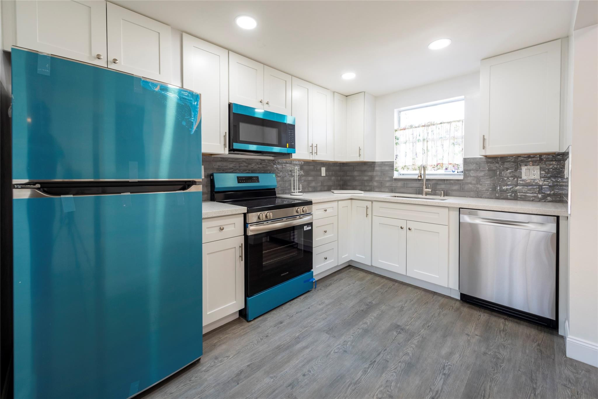 6100 NW 44th #302, Lauderhill FL 33319