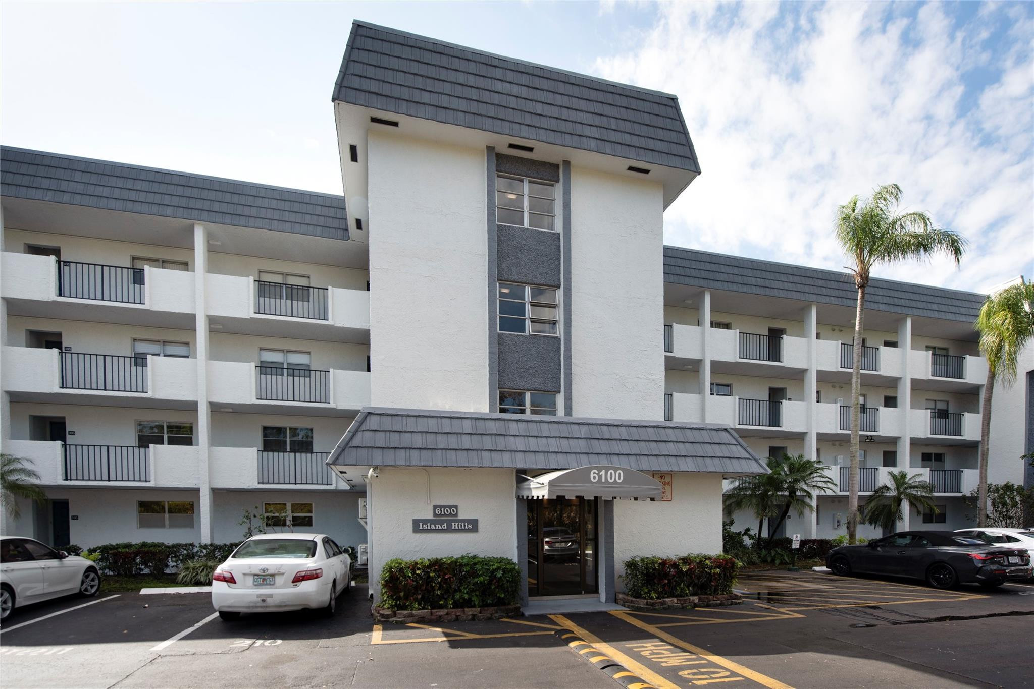 6100 NW 44th #302, Lauderhill FL 33319