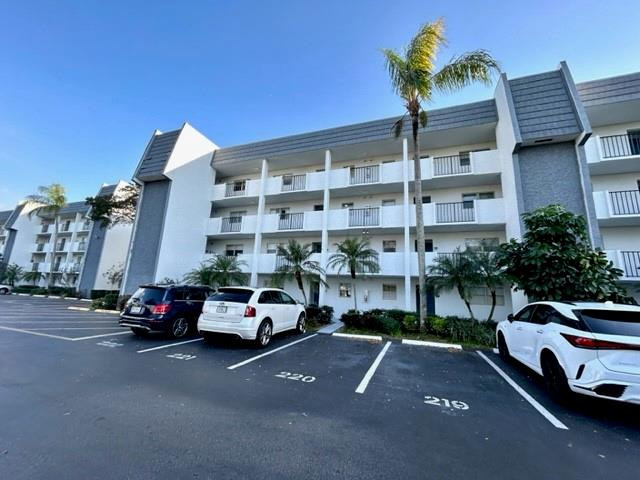 6100 NW 44th #302, Lauderhill FL 33319